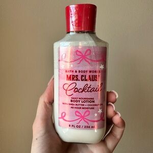 Bath & Body Works Mrs. Claus Cocktail Body Lotion - Pink & Red